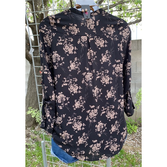 Floral button up - Picture 2 of 5